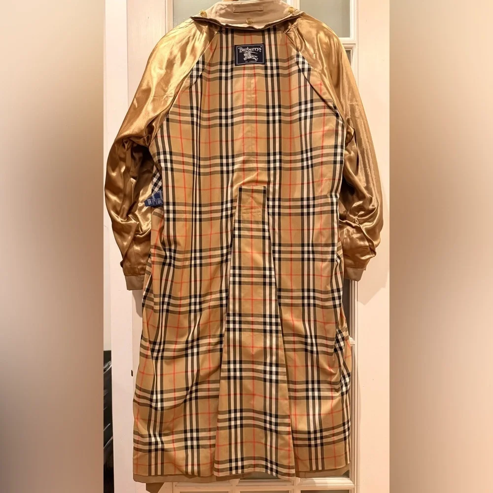 BURBERRY Trench Coat